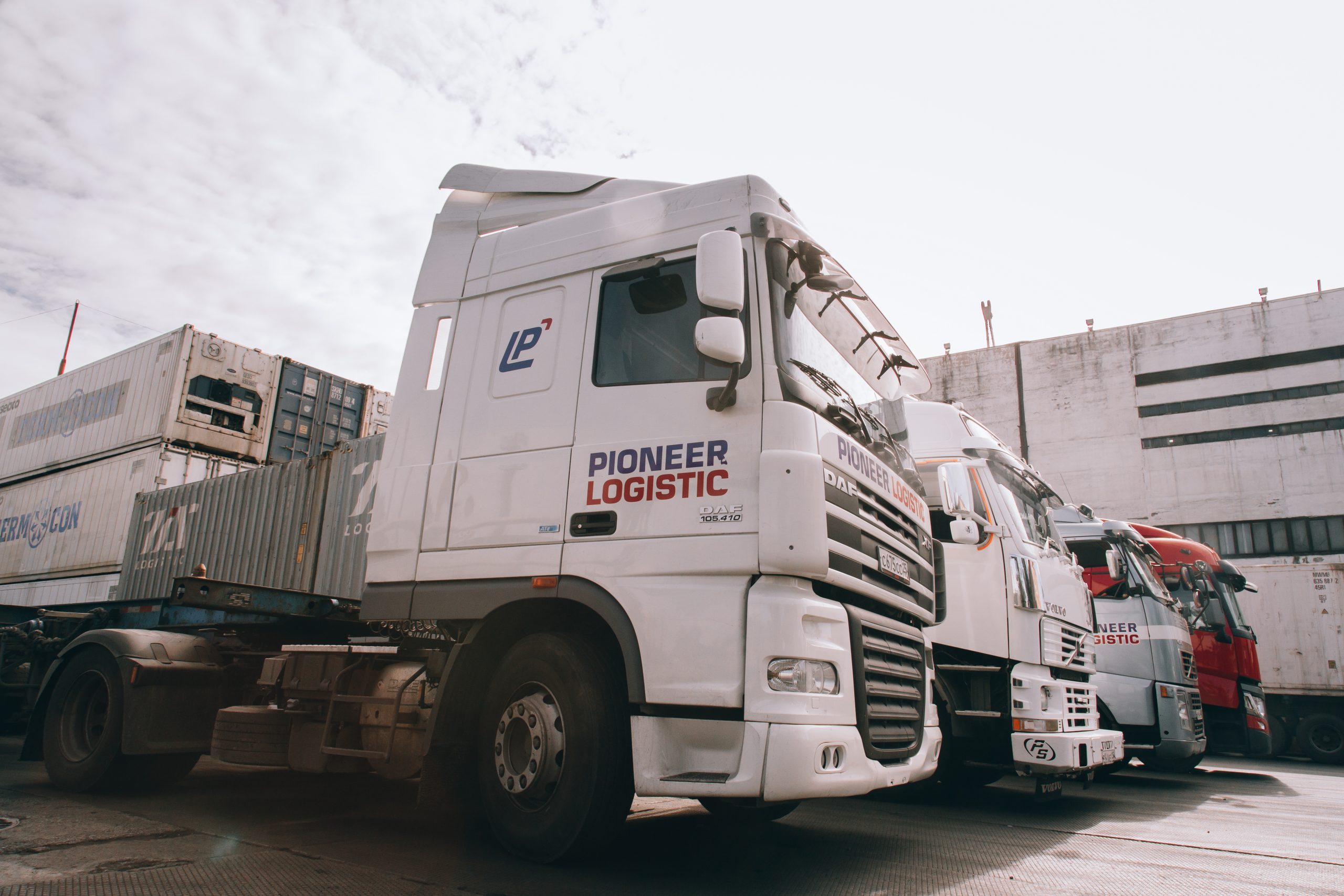 Плюсы перегруза товара вне порта и ЖД станции